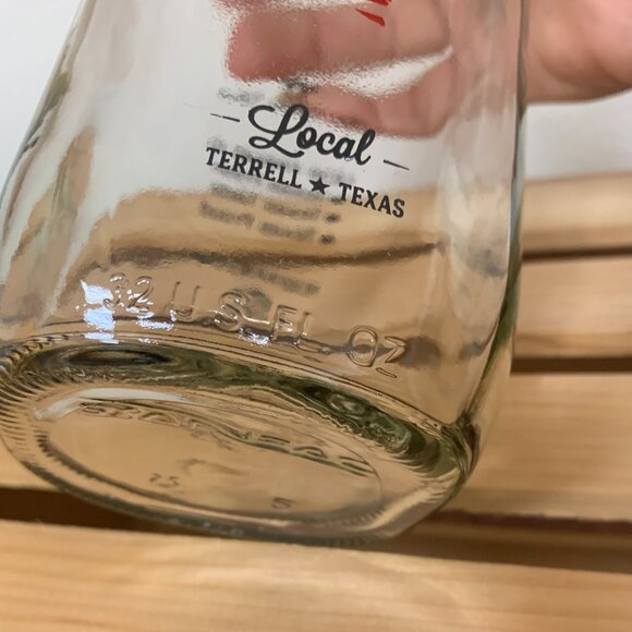 BOTTLE - 32oz 1836 FARMS glass milk bottle purple cap Terrell Texas, FLAG 10" - Picture 8 of 9